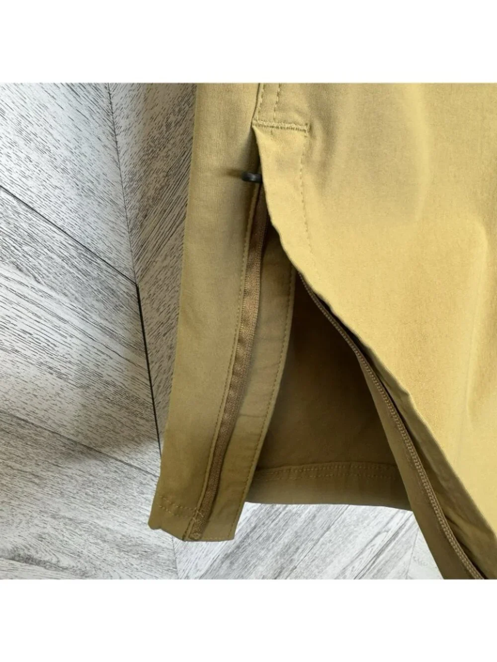 Eddie Bauer First Ascent Pants Mens 33x30 Khaki Tan Hiking Convertible Stretch